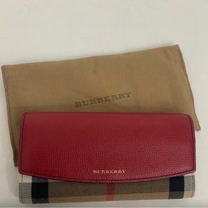 Excellent condition Burberry wallet